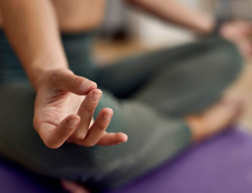 Principios del yoga: la base sobre la que descansa la práctica de los ejercicios físicos